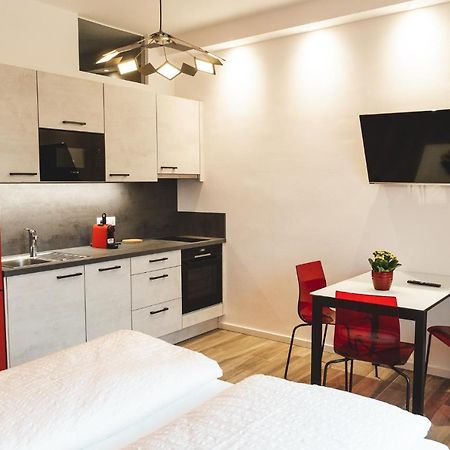 Studio-Appartment - Hotel Lux ميرانو المظهر الخارجي الصورة